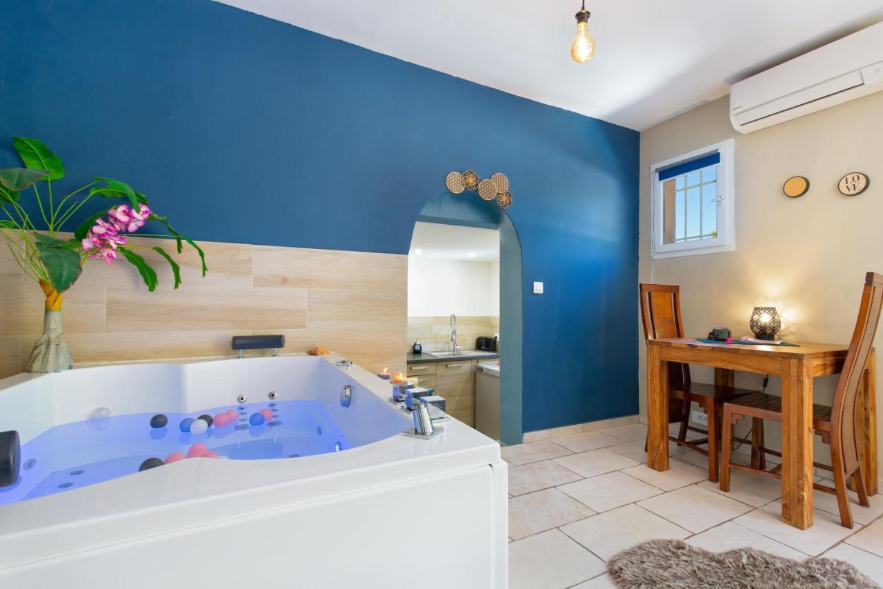 Appartement Jacuzzi 4 Etoiles Beaute - Mbroom Var Puget-sur Argens Exterior photo